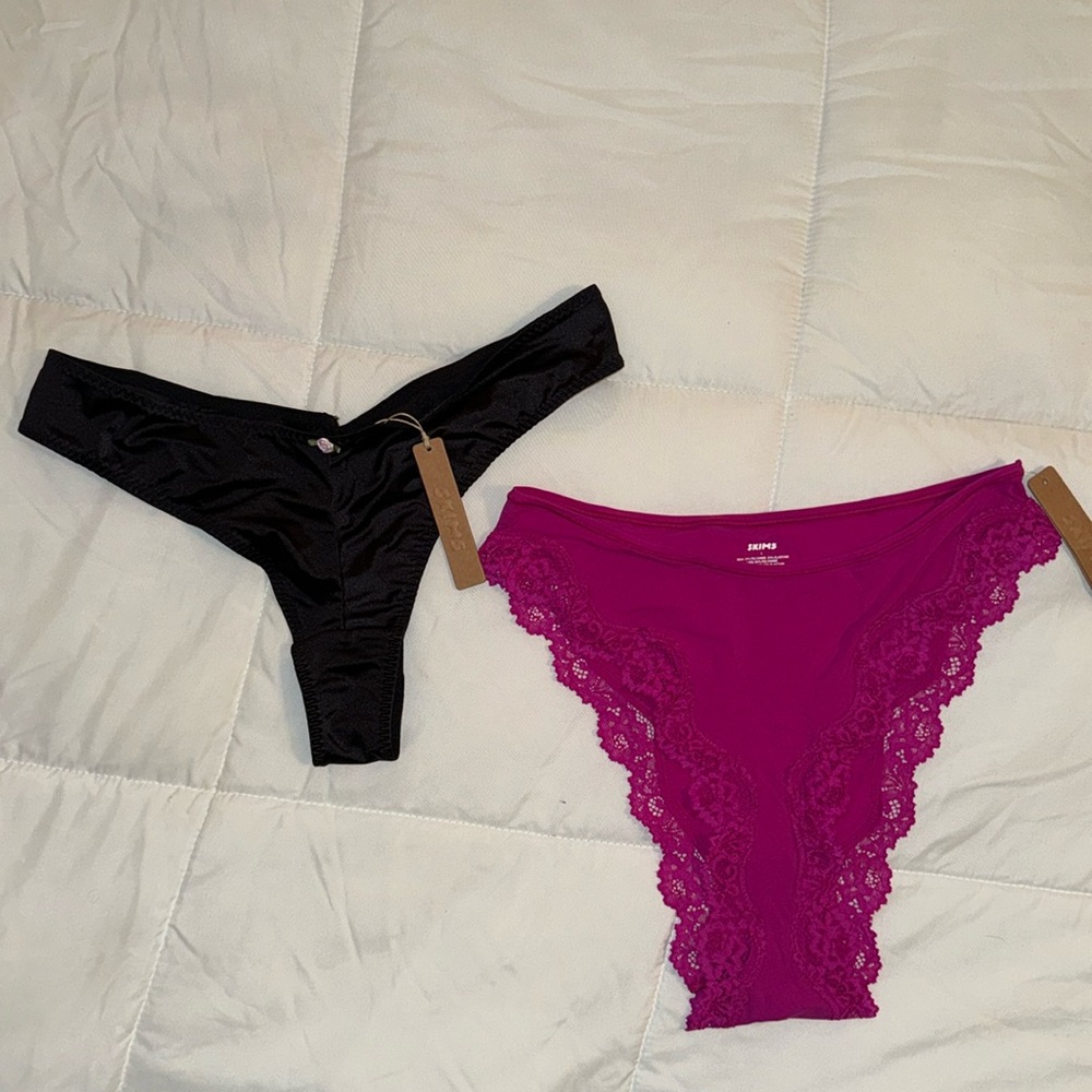 NWT Skims size L women’s underwear.